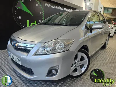 Käytetty Toyota Auris Hybrid Active 135 HP (99 kW) 2011 Harmaa Sedan