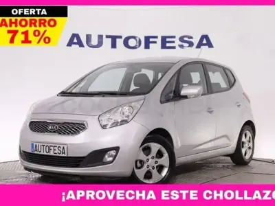 Usado Kia Venga 128 CV (94 kW) 2011 Gris Utilitario