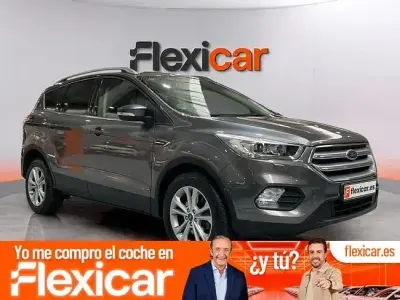 Usado Ford Kuga Trend 150 CV (110 kW) 2018 Gris SUV