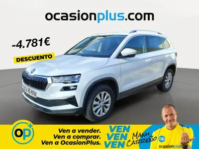 Usado Skoda Karoq Selection 115 CV (84 kW) 2024 Blanco SUV