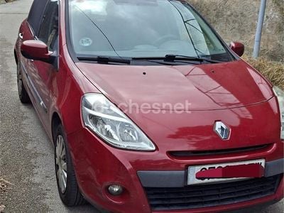 Usado Renault Clio II 70 CV (51 kW) 2010 Granate Berlina