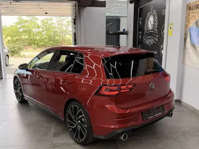 Usado VW Golf VIII GTI 245 CV (180 kW) 2023 Rojo Utilitario