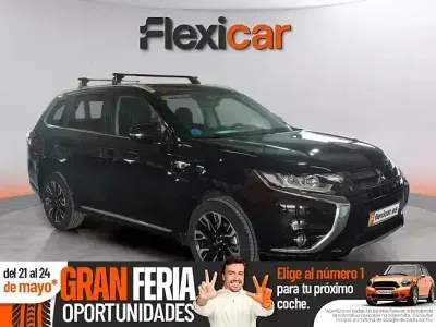 Usado Mitsubishi Outlander P-HEV 203 CV (149 kW) 2018 Negro
