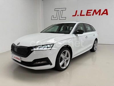 Usado Skoda Octavia Ambition 115 CV (84 kW) 2021 Blanco Familiar