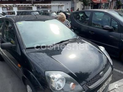 Usado Ford Fiesta Ambiente 68 CV (50 kW) 2009 Negro Utilitario