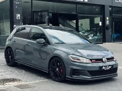 Usado VW Golf VII GTI 290 CV (213 kW) 2020 Gris Utilitario