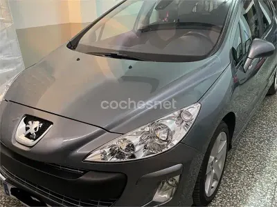 Usado Peugeot 308 Premium 110 CV (80 kW) 2009 Gris / plata Berlina