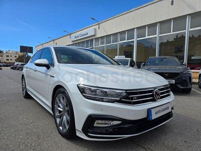 Usado VW Passat R-line 150 CV (110 kW) 2021 Blanco Berlina