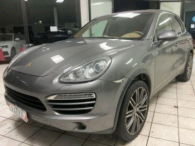 Usado Porsche Cayenne Platinum Edition 245 CV (180 kW) 2014 Gris / plata SUV
