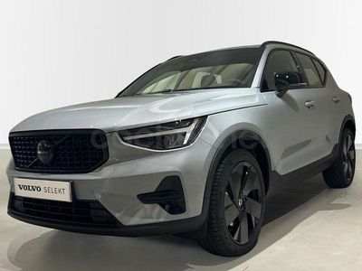 Nuevo Volvo XC40 Plus 163 CV (119 kW) 2025 Gris / plata SUV