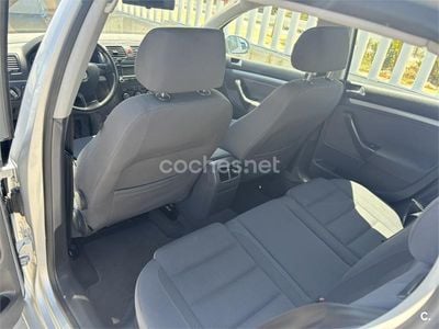 Usado VW Golf V Sportline 102 CV (75 kW) 2006 Gris / plata Berlina