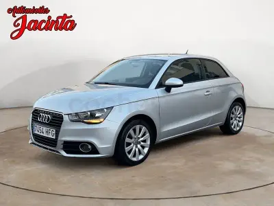 Usado Audi A1 Attraction 105 CV (77 kW) 2011 Gris / plata Utilitario