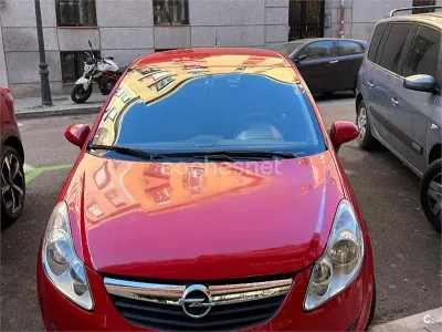 Usado Opel Corsa Essentia 75 CV (55 kW) 2010 Rojo Utilitario