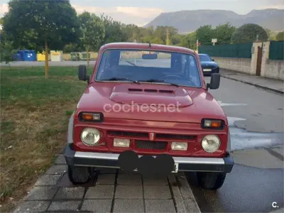 Usado Lada niva 78 CV (57 kW) 1994 Granate SUV