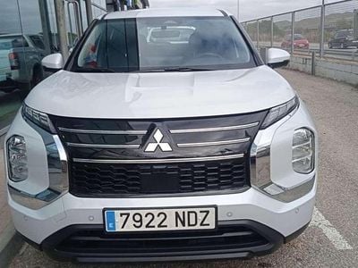 Usado Mitsubishi Outlander P-HEV Motion 306 CV (225 kW) 2025 Blanco SUV