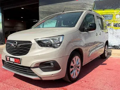 Usado Opel Combo Life Edition 102 CV (75 kW) 2021 Beige Monovolumen