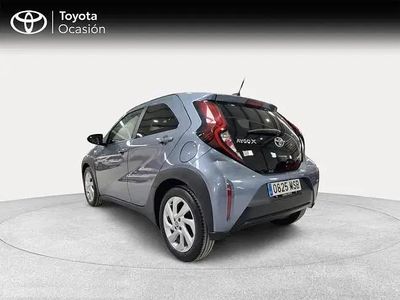 Usado Toyota Aygo X Play 72 CV (52 kW) 2024 Gris / plata SUV