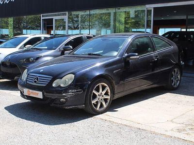 Usado Mercedes C220 Classic 150 CV (110 kW) 2005 Azul Utilitario
