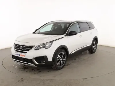 Usado Peugeot 5008 Allure 130 CV (95 kW) 2020 Blanco SUV