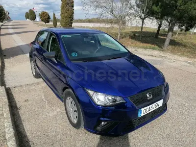 Usado Seat Ibiza Reference 95 CV (69 kW) 2020 Azul Utilitario