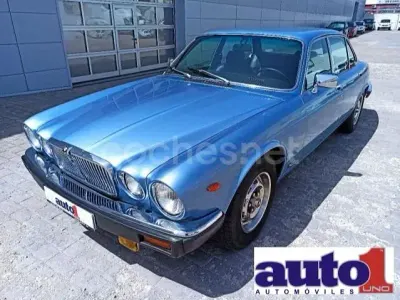 Usado Jaguar XJ6 Sovereign 204 CV (150 kW) 1982 Azul Berlina