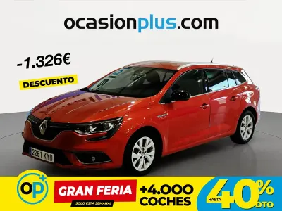 Usado Renault Mégane GrandTour LIMITED 140 CV (102 kW) 2019 Rojo Familiar