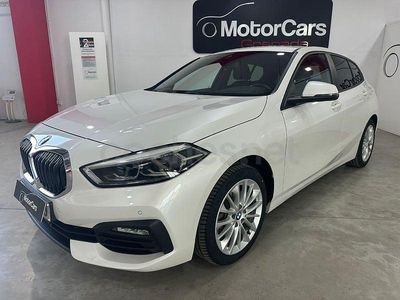 Usado BMW 118 Comfort Edition 140 CV (102 kW) 2020 Blanco Utilitario