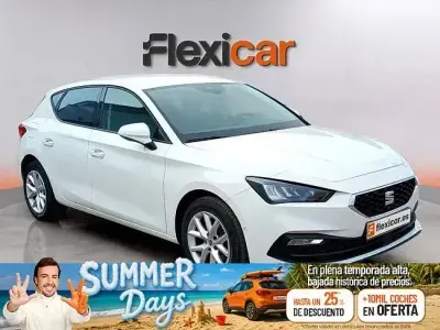 Usado Seat Leon Style 130 CV (95 kW) 2023 Blanco