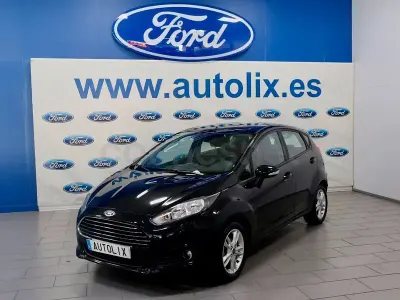 Usado Ford Fiesta Trend 100 CV (73 kW) 2015 Negro Utilitario