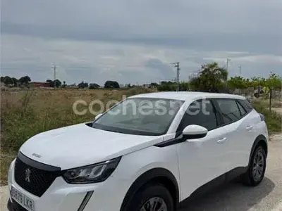 Usado Peugeot 2008 Active 100 CV (73 kW) 2020 Blanco SUV