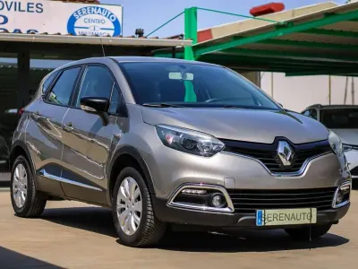 Usado Renault Captur Intens 90 CV (66 kW) 2016 Beige SUV