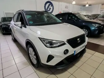 Usado Seat Arona Style 116 CV (85 kW) 2025 Gris SUV