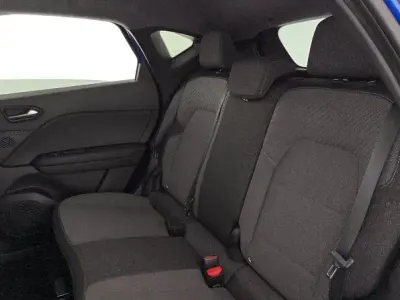 Usado Renault Captur Techno 100 CV (73 kW) 2025 Azul SUV