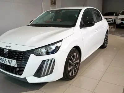Usado Peugeot 208 Active 100 CV (73 kW) 2024 Blanco Utilitario