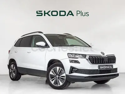Usado Skoda Karoq Active 115 CV (84 kW) 2023 Blanco SUV
