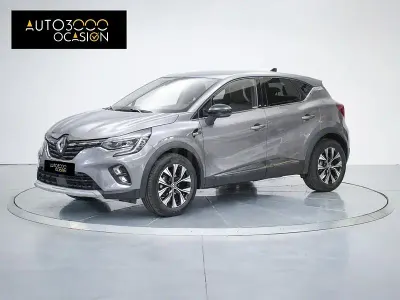 Usado Renault Captur Techno 140 CV (102 kW) 2022 Gris / plata SUV