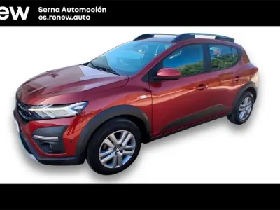 Usado Dacia Sandero Comfort 91 CV (66 kW) 2021 Rojo Utilitario