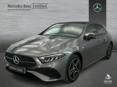 Usado Mercedes A250 218 CV (160 kW) 2025 Gris montaña Berlina