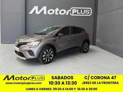 Usado Renault Captur Engineered 145 CV (106 kW) 2022 Marrón SUV