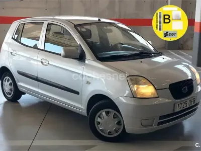 Usado Kia Picanto LX 65 CV (47 kW) 2005 Gris / plata Utilitario
