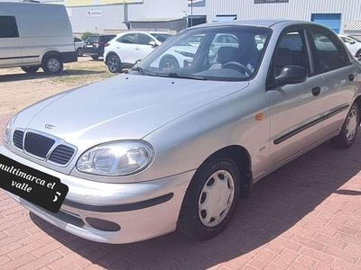 Usado Chevrolet Lanos SX 106 CV (77 kW) 1999 Gris Berlina