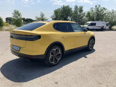 Usado Ford Capri Premium 250 kW (340 CV) 2025 Amarillo SUV