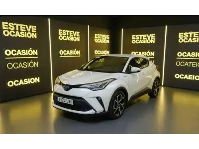 Begagnad Toyota C-HR Advance 122 HK (89 kW) 2022 Vit SUV