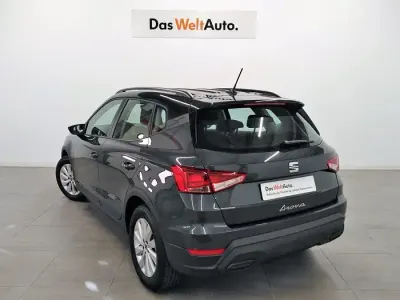Usado Seat Arona Style 115 CV (84 kW) 2025 Gris / plata SUV