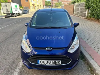 Usado Ford B-MAX Trend 100 CV (73 kW) 2016 Azul Monovolumen