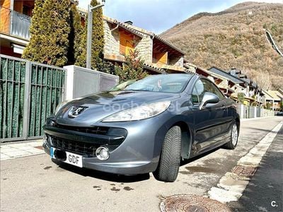 Usado Peugeot 207 CC 110 CV (80 kW) 2008 Gris / plata Descapotable