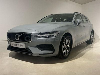 Usado Volvo V60 Kinetic 181 HP (133 kW) 2024 Cinzento Carrinha