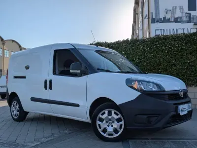 Usado Fiat Doblò 120 CV (88 kW) 2021 Blanco Monovolumen
