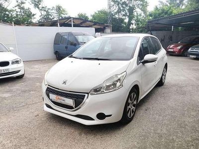 Usado Peugeot 208 Active 68 CV (50 kW) 2013 Blanco Utilitario