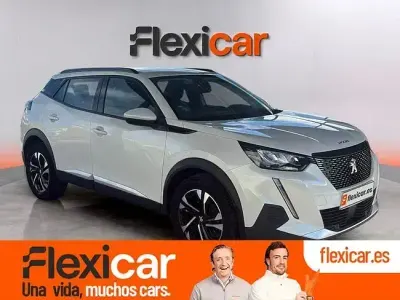 Usado Peugeot 2008 Allure 130 CV (95 kW) 2020 Blanco SUV